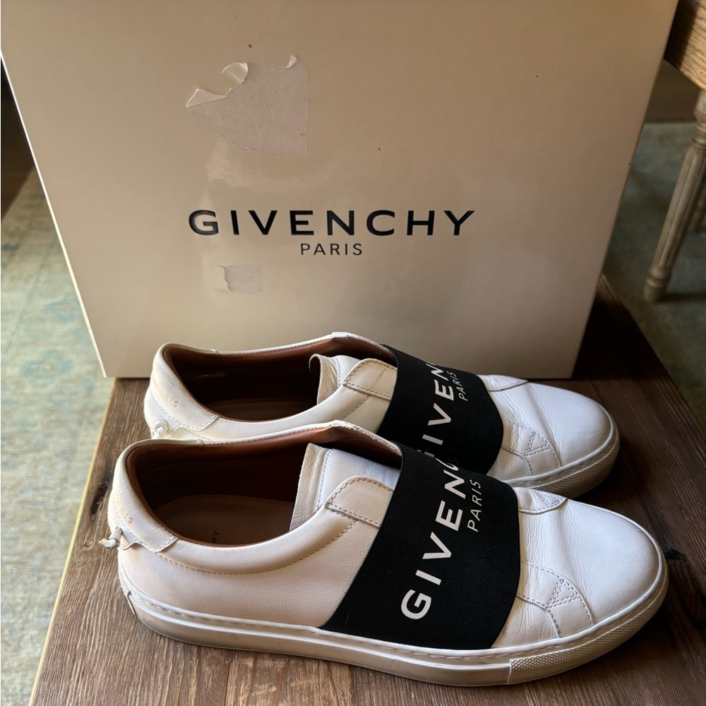 Givenchy Sneaker (Women’s Size 8)Authentic with box and receipt